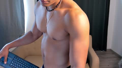 Liam Vokov online show from 09.25.25