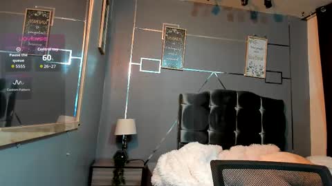 Snapshot of sky_jules chatting on 12.22.25 Daniel online show from 12.22.25