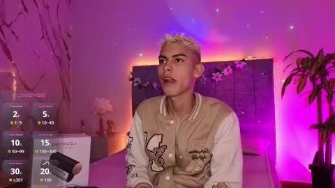 Snapshot of sky_jules chatting on 01.10.26 Daniel online show from 01.10.26