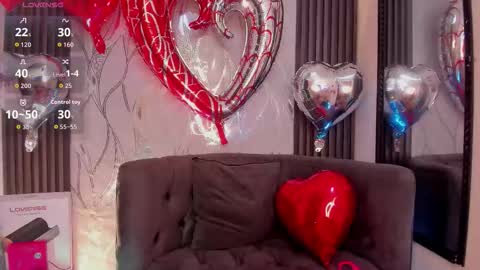 Snapshot of sky_jules chatting on 02.15.26 Daniel online show from 02.15.26