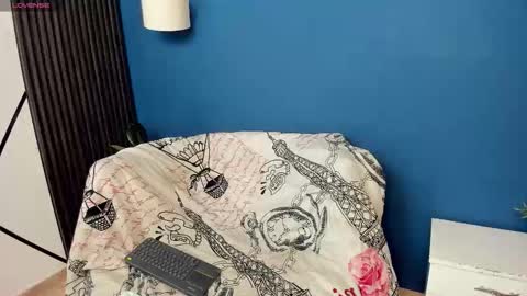 Snapshot of sky_rivers chatting on 12.15.25 sky_rivers online show from 12.15.25