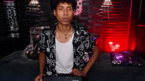 Snapshot of sky_walkerss chatting on 02.23.26 sky_walkerss online show from 02.23.26