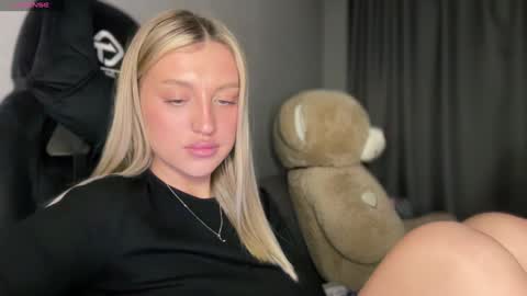 GARRY AND SOPHIA online show from 01.30.25