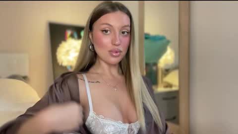 GARRY AND SOPHIA online show from 12.04.25