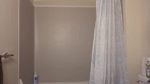 Snapshot of skyisacutie chatting on 12.14.25 Skyisacutie online show from 12.14.25