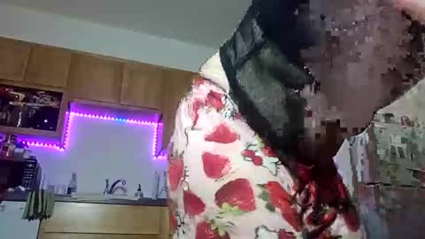 Snapshot of skyisacutie chatting on 12.15.25 Skyisacutie online show from 12.15.25