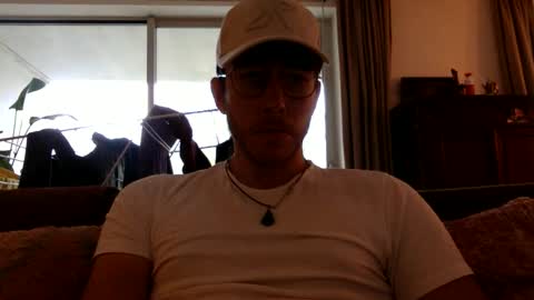 Snapshot of skyisthelimit1995 chatting on 12.14.25 skyisthelimit1995 online show from 12.14.25