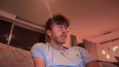 skyisthelimit1995 online show from 12.20.25