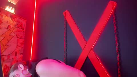 Snapshot of skylar__desire chatting on 10.21.25 skylar__desire online show from 10.21.25