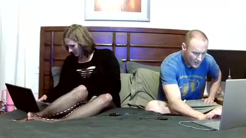 Skyler Lo online show from 12.22.25