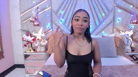 Snapshot of skylerbloom chatting on 12.19.25 skylerbloom online show from 12.19.25