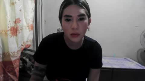 Snapshot of skylerfox90210 chatting on 06.17.26 Skylersworld online show from 06.17.26