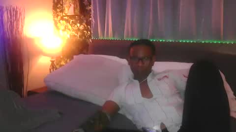 skyonetoo3 online show from 12.15.25