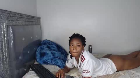 skyqueen0 online show from 10.28.25