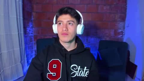 Snapshot of skyrid3r chatting on 03.10.25 Skyrider online show from 03.10.25