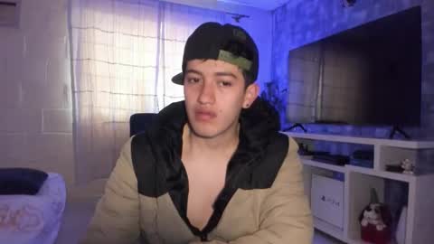 Snapshot of skyrid3r chatting on 10.17.25 Skyrider online show from 10.17.25