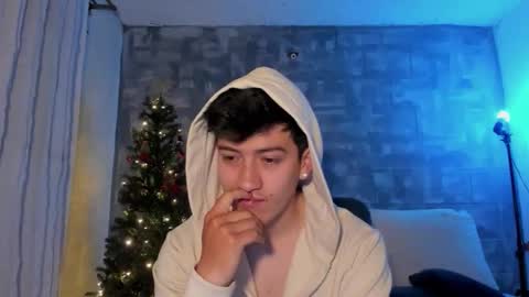 Snapshot of skyrid3r chatting on 12.13.25 Skyrider online show from 12.13.25