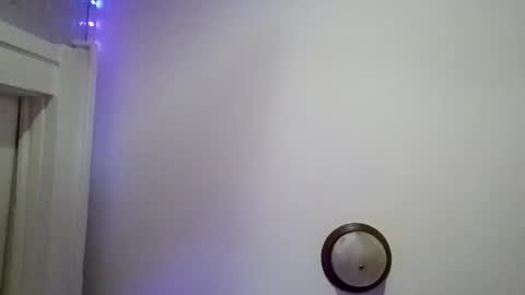 Snapshot of skysnicker chatting on 11.19.25 skysnicker online show from 11.19.25