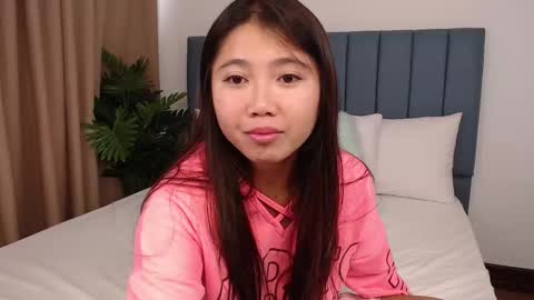 Snapshot of skytime96 chatting on 10.07.25 Sky online show from 10.07.25