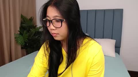 Snapshot of skytime96 chatting on 12.20.25 Sky online show from 12.20.25