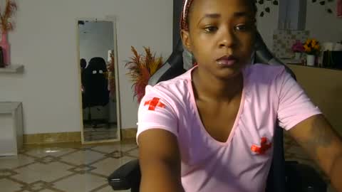 Snapshot of skyy_brown chatting on 06.14.26 Bella online show from 06.14.26