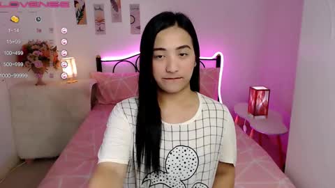 Queen Cyrine online show from 12.20.24