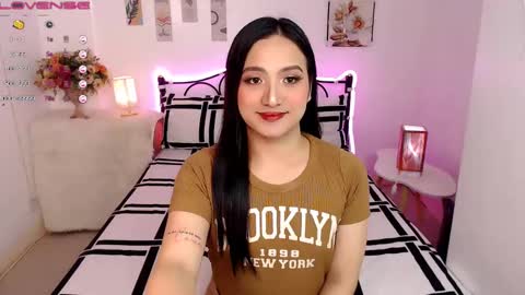 Queen Cyrine online show from 02.06.25