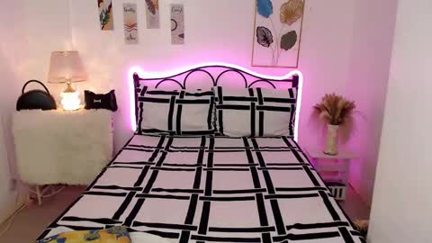 Queen Cyrine online show from 01.16.26