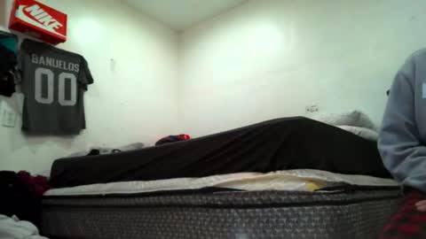 Sleazyycarlitx online show from 12.14.25