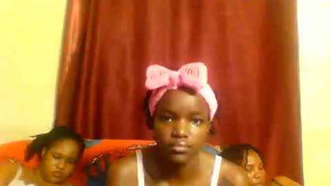 Snapshot of sleek_ass chatting on 03.01.25 sleek_ass online show from 03.01.25