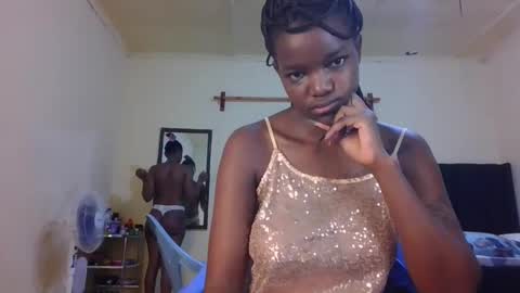 Snapshot of sleek_ass chatting on 11.13.25 sleek_ass online show from 11.13.25