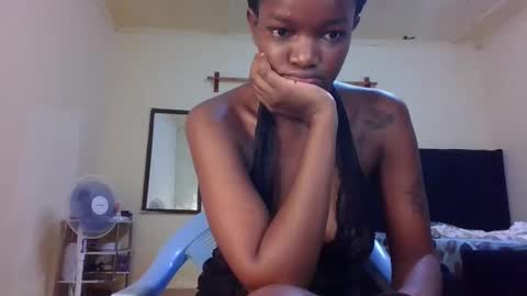 Snapshot of sleek_ass chatting on 11.23.25 sleek_ass online show from 11.23.25