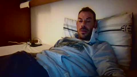 Snapshot of slevin1983 chatting on 01.28.25 slevin online show from 01.28.25