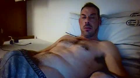 Snapshot of slevin1983 chatting on 01.29.25 slevin online show from 01.29.25