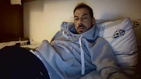 Snapshot of slevin1983 chatting on 03.09.25 slevin online show from 03.09.25