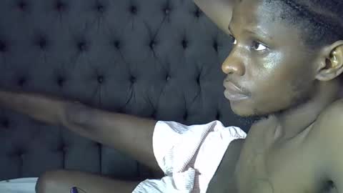 Snapshot of slim_long01 chatting on 10.11.25 slim long01 online show from 10.11.25