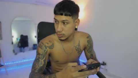 Snapshot of slim_master12 chatting on 12.17.25 slim_master12 online show from 12.17.25