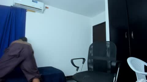 Snapshot of slim_master12 chatting on 06.25.26 slim_master12 online show from 06.25.26