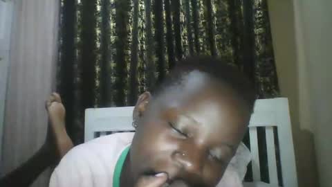 slim_petite_ebony online show from 12.26.24