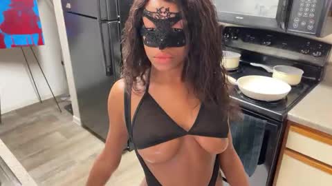 Snapshot of slimaddictionxxx chatting on 01.14.25 Barbie Stylebender online show from 01.14.25