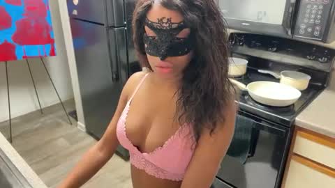 Snapshot of slimaddictionxxx chatting on 01.22.25 Barbie Stylebender online show from 01.22.25