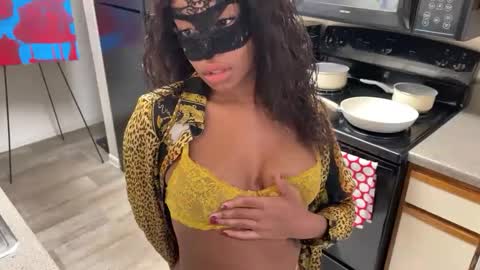 Snapshot of slimaddictionxxx chatting on 02.04.25 Barbie Stylebender online show from 02.04.25