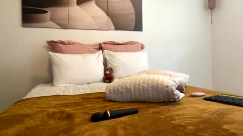 Snapshot of slimaddictionxxx chatting on 09.22.25 Barbie Stylebender online show from 09.22.25