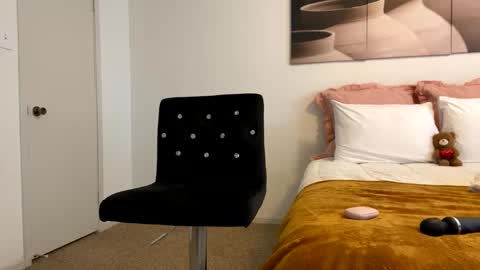 Snapshot of slimaddictionxxx chatting on 09.28.25 Barbie Stylebender online show from 09.28.25