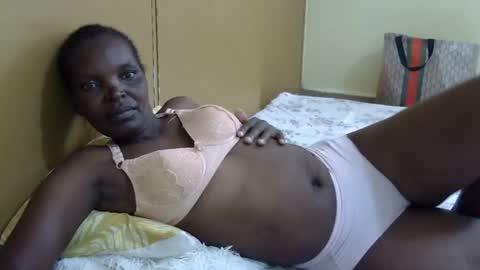 Snapshot of slimmygal chatting on 02.15.25 slimmygal online show from 02.15.25