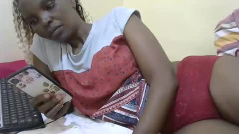 Snapshot of slimmygal chatting on 09.16.25 slimmygal online show from 09.16.25