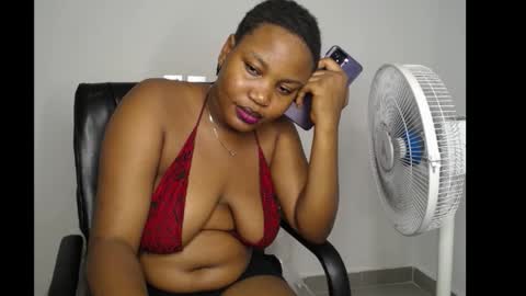 Snapshot of slimy_cunt chatting on 12.11.24 Jemila online show from 12.11.24