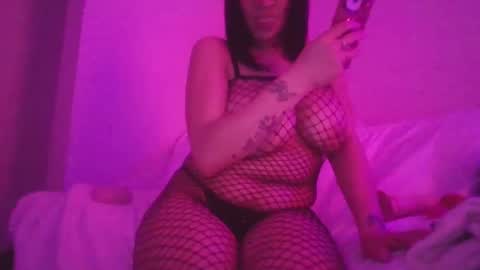 Snapshot of slipnmywetness chatting on 03.06.25 SlipNmyWetty online show from 03.06.25