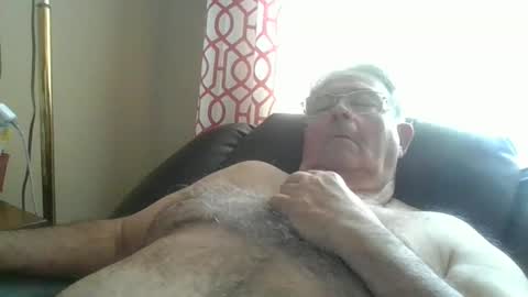 Snapshot of slippery_duck chatting on 12.19.24 slippery_duck online show from 12.19.24