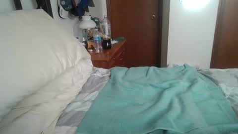 Snapshot of slippery_duck chatting on 01.23.25 slippery_duck online show from 01.23.25